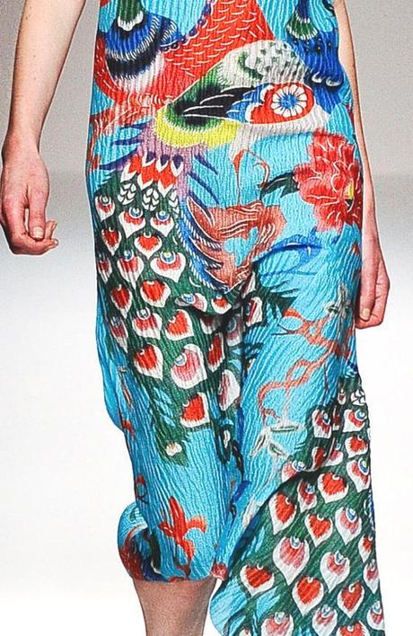 STAMPE, PATTERNS E DETTAGLI DALLA SETTIMANA DELLA MODA DI PARIGI