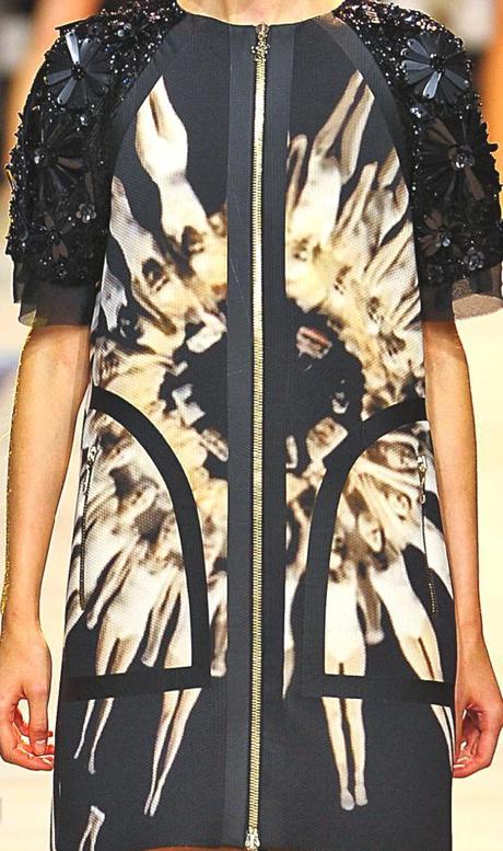 STAMPE, PATTERNS E DETTAGLI DALLA SETTIMANA DELLA MODA DI PARIGI