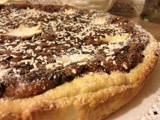 CROSTATA RICOTTA E MASCARPONE, CON CREMA ALLA BANANA E NUTELLA CROSTATA RICOTTA E MASCARPONE, CON CREMA ALLA BANANA E NUTELLA