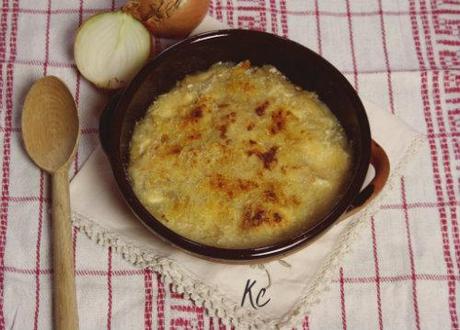 Zuppa di cipolle gratinata