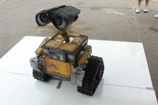 Appassionato si costruisce copia reale (e funzionante) del robot WALL-E