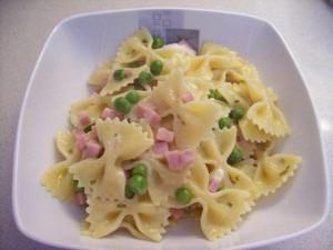 Farfalle al Prosciutto e Piselli