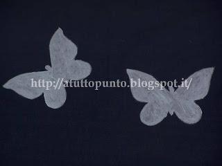 Cuscini decorati con stencil