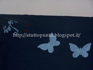 Cuscini decorati con stencil