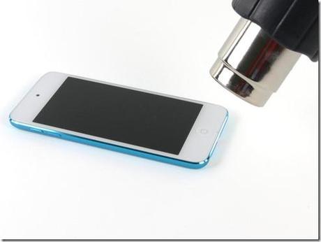 dxJCUNQisQv56nbM thumb iFixit mette a nudo il nuovo iPod touch 5^ gen iPod Touch iFixIt 