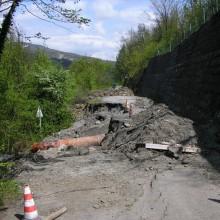 Frane e smottamenti in Umbria Chiusa al traffico un tratto della Flaminia