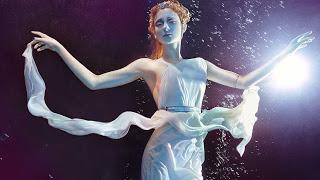 In apnea: l'arte fotografica di Zena Holloway