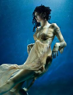 In apnea: l'arte fotografica di Zena Holloway