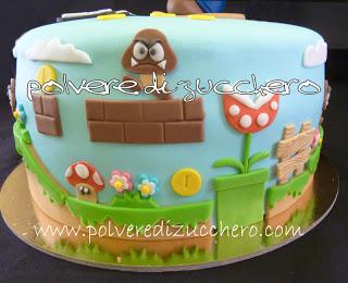 Torta Super Mario Bros in pasta di zucchero