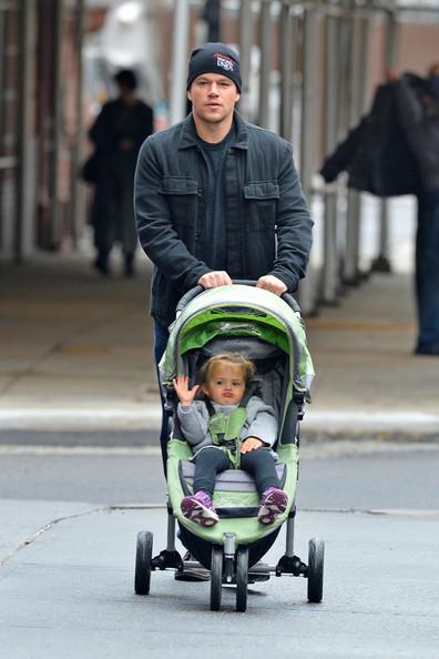 Il Tenero Matt Damon in giro con la sua piccola figlioletta