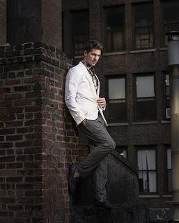 Adam Senn su Esquire Latin America