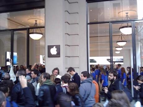 Nuovo Apple Store a Torino. Ecco le foto dell’inaugurazione.