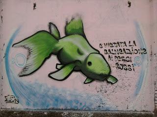 #Lega Nord, un pesce imprigionato in una boccia di vetro.