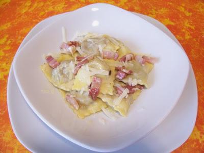 Tortelli ai funghi con prosciutto e radicchio