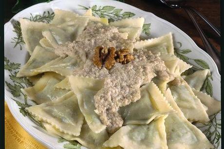 http://ricette.donnamoderna.com/var/ezflow_site/storage/images/media/images/ricette-importate/primo/pasta-ripiena/pansotti-alla-ligure/piatto-pronto-borragine/23111251-1-ita-IT/piatto-pronto-borragine_dettaglio_ricette_slider_grande3.jpg