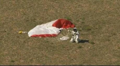 Il grande record di Felix Baumgartner: 39068 metri di quota in caduta libera