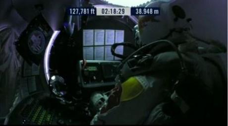 Il grande record di Felix Baumgartner: 39068 metri di quota in caduta libera