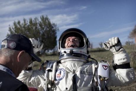 Il grande record di Felix Baumgartner: 39068 metri di quota in caduta libera