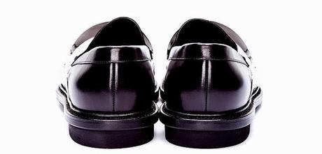 Object of Desire: Yves Saint Laurent leather'n'metal mocassin.