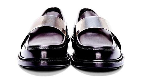 Object of Desire: Yves Saint Laurent leather'n'metal mocassin.