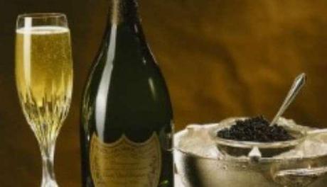 C’È LA CRISI, ADDIO LUSSO IN TAVOLA: CHAMPAGNE -21%, CAVIALE -37%