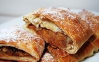 strudel,mele,crema,cannella,cuocere,forno,roux,burro,latte