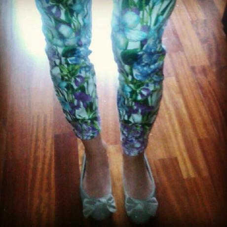 pantaloni zara fiori, ballerine primark, zara must have, zara flower pants, zara pants, fashion pants, outfit