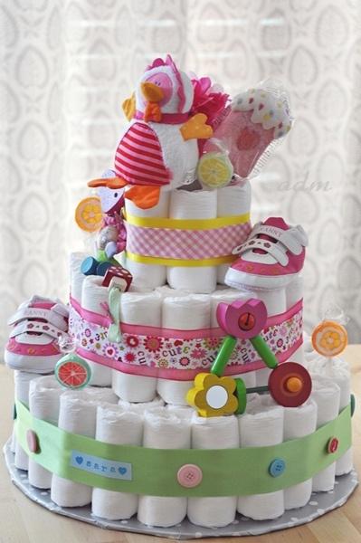 Bambino Diaper Cake Girl di www.fancyparties.es # diapercake # pannolini # newborngift 