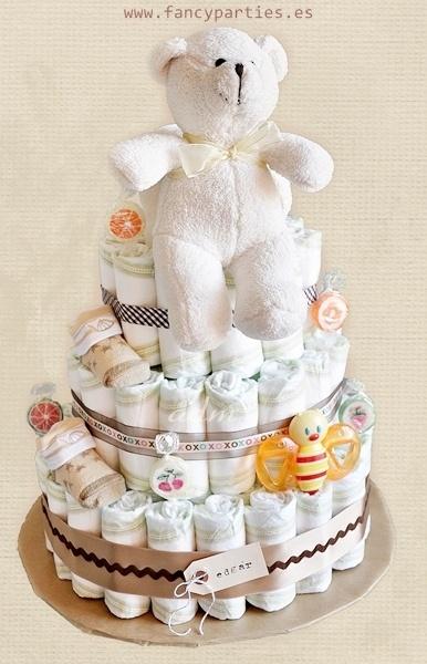 Bambino Diaper Cake da www.fancyparties.es # diapercake # pannolini # newborngift 