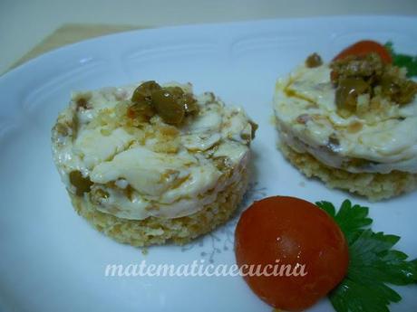 Minicheese Cake Salati con Formaggino, Pomodoro Secco e Olive