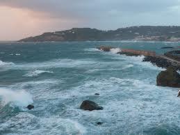 Tragedia del mare a Rimigliano  Salva i figli dalle onde e poi annega