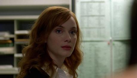 Christina Hendricks (Sarah Madison) una immagine di Christina Hendricks Sarah Madison 1 620x353 su Detachment: Quei Luoghi Oscuri Dove Comincia il Nostro Distacco