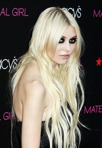 Taylor-Momsen-72