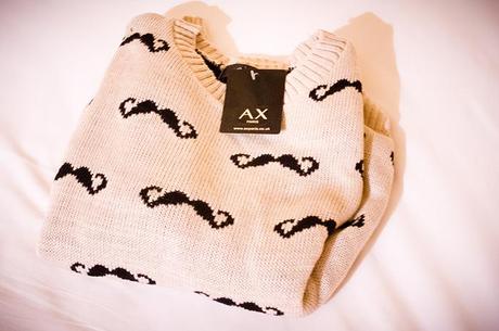[NEW IN] A bag, a cover and a sweater