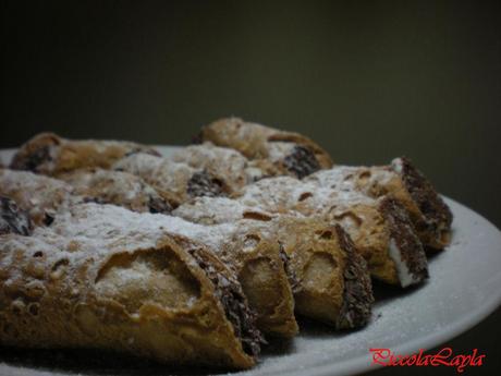 Il dolce della tradizione in veste golosa…Cannoli Ricotta e Cioccolato