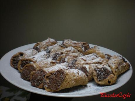 Il dolce della tradizione in veste golosa…Cannoli Ricotta e Cioccolato