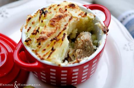 Spezzatino di manzo alle mele gratinato in cocotte - Beef stew with apples gratinated in ramekins