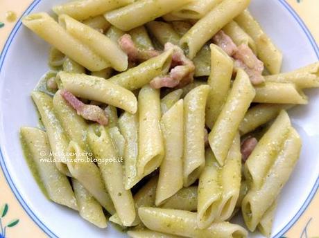 Penne pesto e pancetta