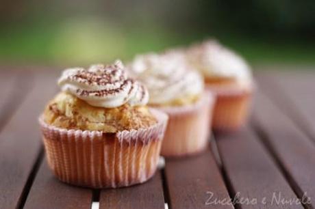 Cupcake alle mele e frosting alla ricotta…