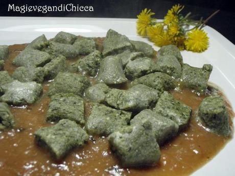 Gnocchi di quinoa al tarassaco e tofu