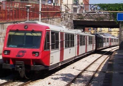 Viareggio: tre uomini muoiono investiti da un treno merci