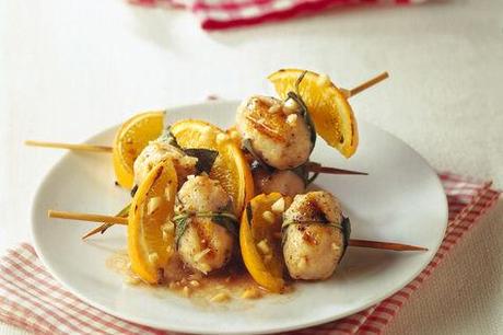 http://ricette.donnamoderna.com/var/ezflow_site/storage/images/media/images/ricette-importate/antipasto/pesce/spiedini-di-pesce-all-acciuga/piatto-pronto-spiedino-tovagliolo-quadretti-rossi/33658701-1-ita-IT/piatto-pronto-spiedino-tovagliolo-quadretti-rossi_dettaglio_ricette_slider_grande3.jpg