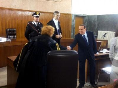 Berlusconi a Boccassini: qua la mano!