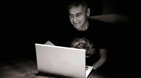 Ligabue: “Per un po’ fuori dai piedi” e nuovo look