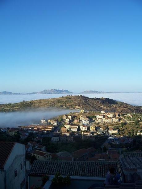 OFF TOPIC: BUON GIORNO GENTE... LA NATURA e I SUOI SPETTACOLI... UNA CARTOLINA DAL MIO PAESINO.