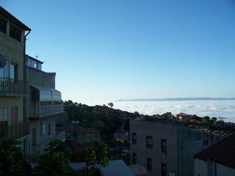 OFF TOPIC: BUON GIORNO GENTE... LA NATURA e I SUOI SPETTACOLI... UNA CARTOLINA DAL MIO PAESINO.