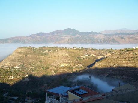 OFF TOPIC: BUON GIORNO GENTE... LA NATURA e I SUOI SPETTACOLI... UNA CARTOLINA DAL MIO PAESINO.