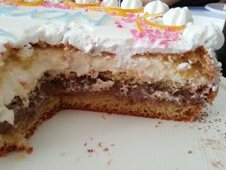 Torta con crema ai canditi e cioccolato fondente.