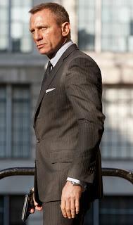 Chi vi ha conquistato il cuore? Tutti i volti (e gli abiti) di 007 Chi vi ha conquistato il cuore? Tutti i volti (e gli abiti) di 007