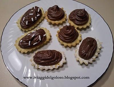 RICETTE DOLCI ...  PASTICCINI CON MOUSSE AL CIOCCOLATO